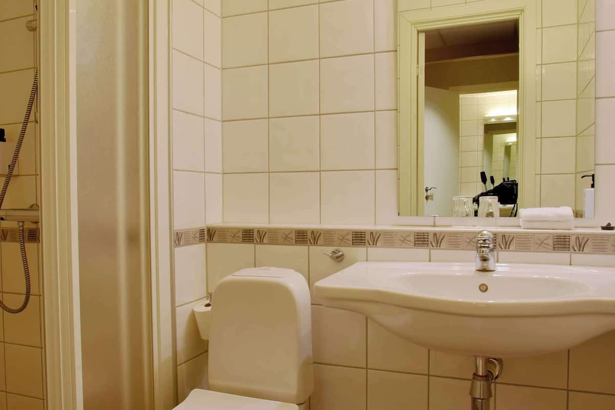 laptop workspace, blackout curtains, free wifi, bed sheets