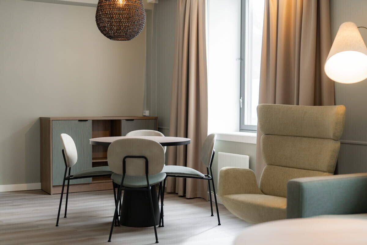 family room (standard) | laptop workspace, blackout curtains, free wifi, bed sheets