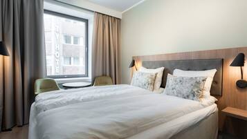 Laptop workspace, blackout drapes, free WiFi, bed sheets