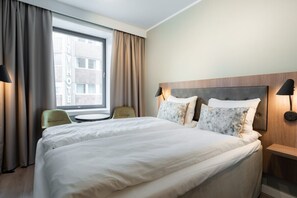 Laptop workspace, blackout drapes, free WiFi, bed sheets