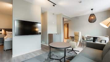 Espacio para trabajar con laptop, cortinas blackout y wifi gratis