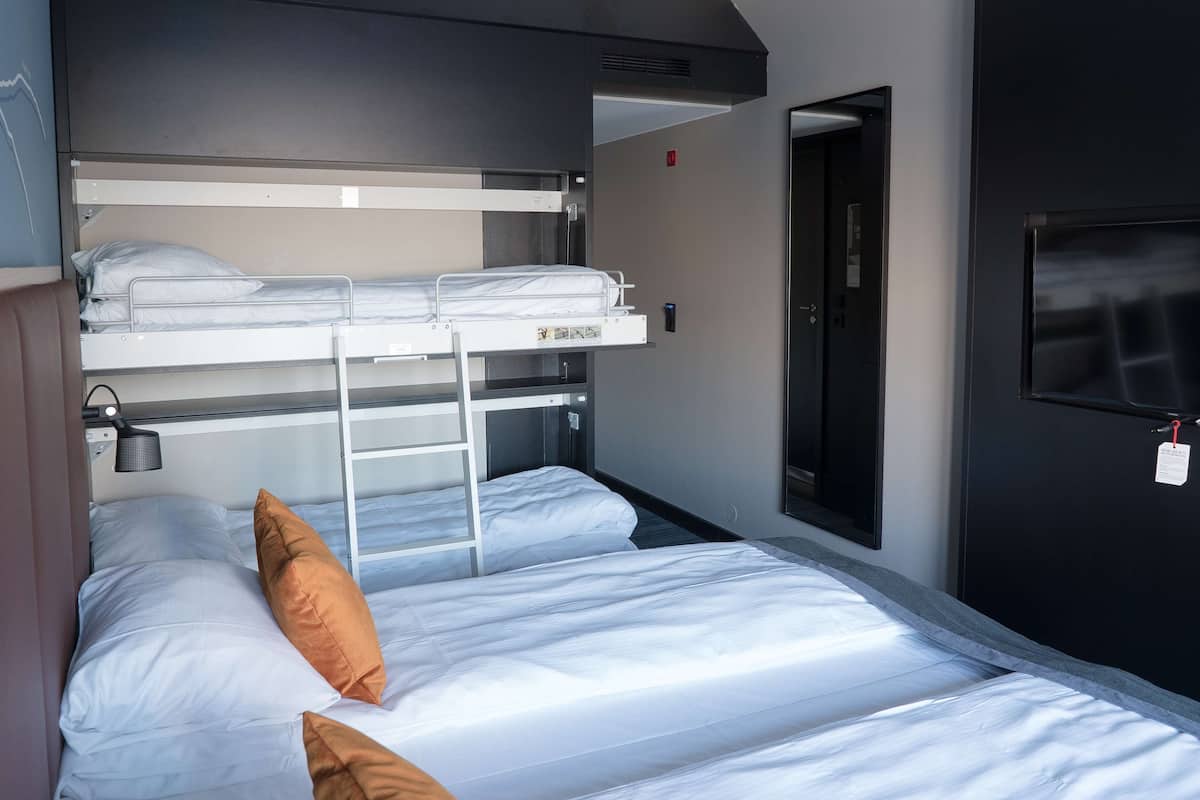 Familienzimmer (Superior) | 1 Schlafzimmer, Zimmersafe, Schreibtisch, laptopgeeigneter Arbeitsplatz
