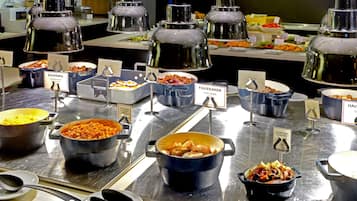 Desayuno buffet diario (NOK 225 por persona)