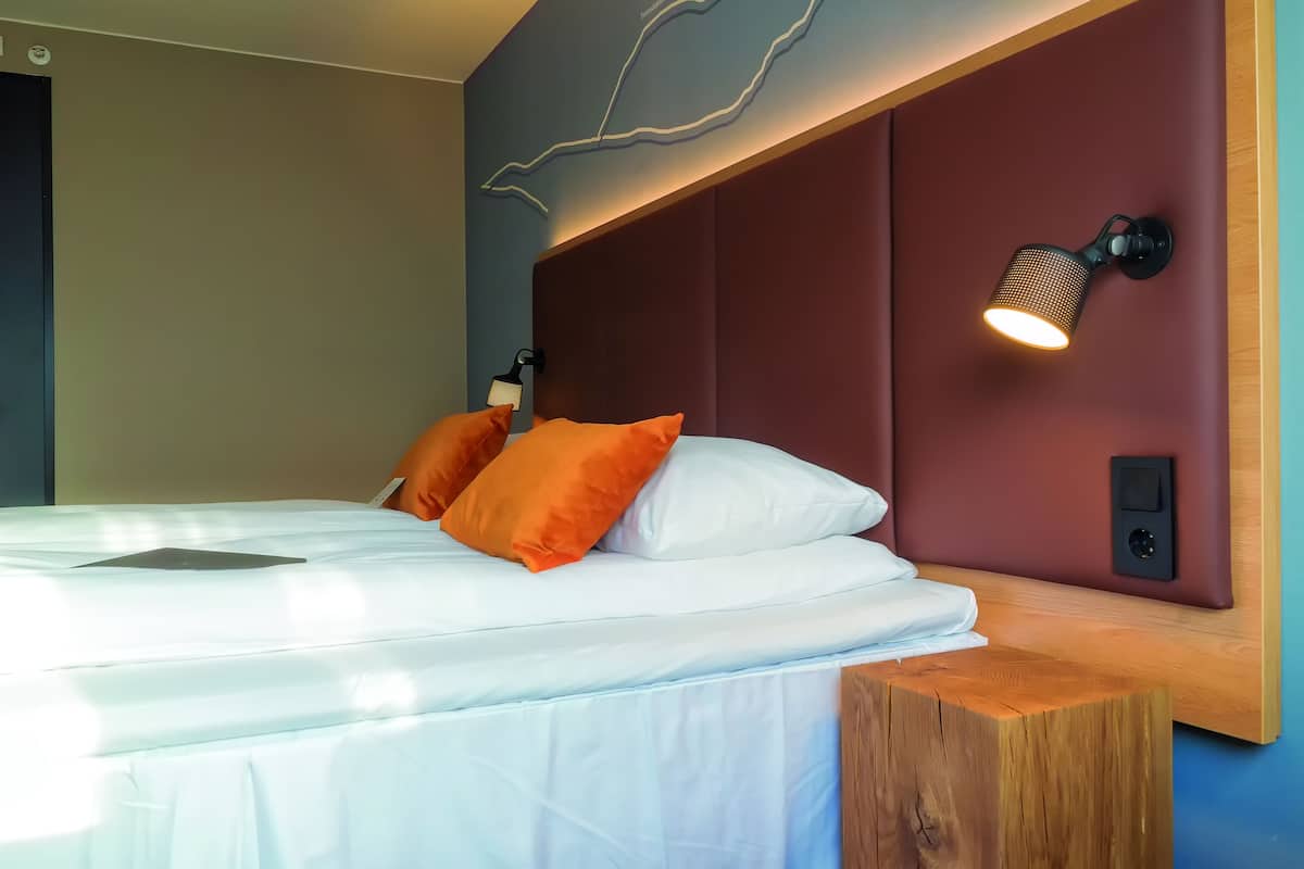 1 bedroom, in-room safe, desk, laptop workspace