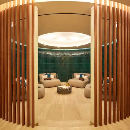 Couples treatment rooms, body treatments, body scrubs, facials