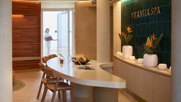 Couples treatment room(s), body treatments, body scrubs, facials