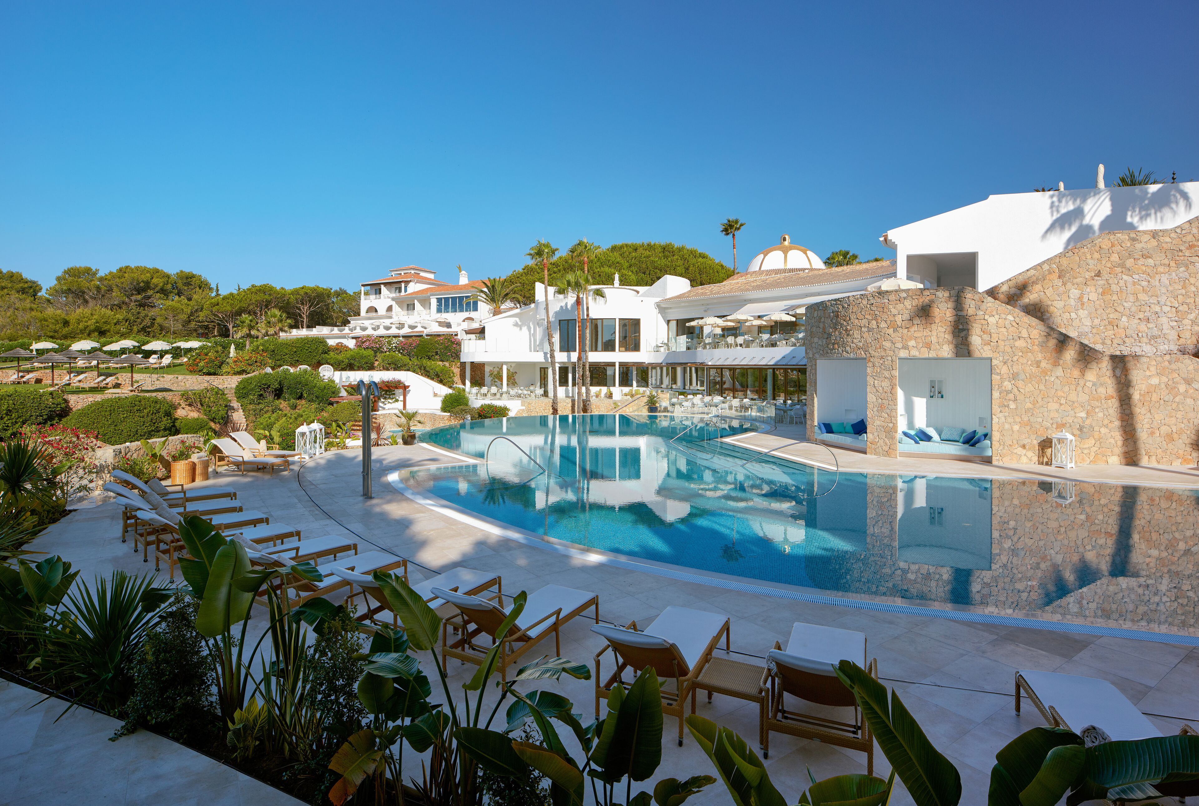 室内游泳池，3 室外游泳池，收费帐篷屋，池畔遮阳伞