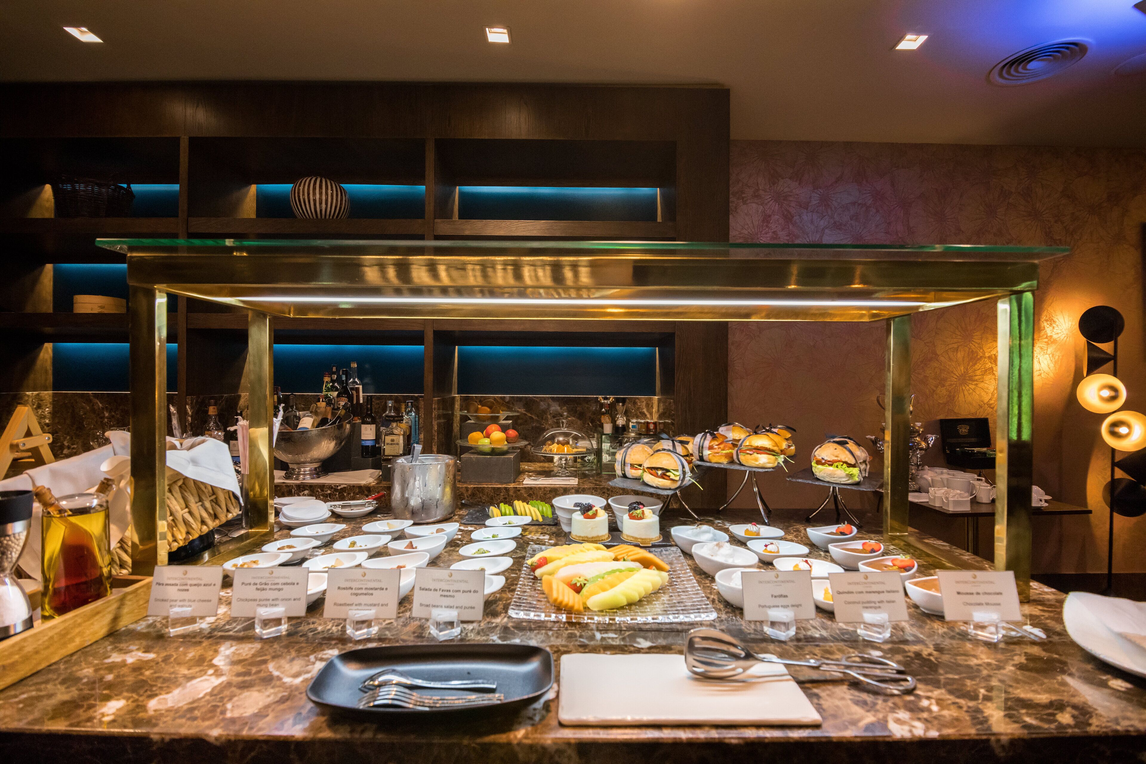 lunch and dinner served, portuguese cuisine