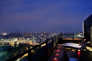Suite, Mehrere Betten (Panoramic) | Terrasse/Patio