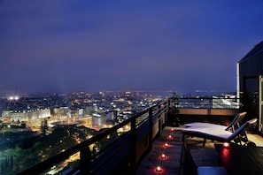 Suite, Mehrere Betten (Panoramic) | Terrasse/Patio