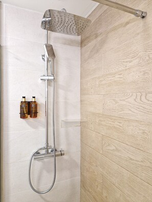Free toiletries, hair dryer, towels, soap - Casual Inca Porto Hotel by Casual Hoteles (Porto)