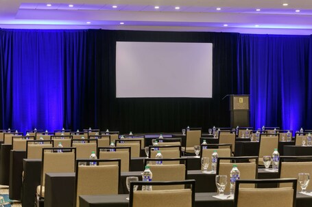 Embassy Suites by Hilton San Juan Hotel Casino - Image 40