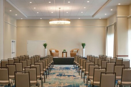 Embassy Suites by Hilton San Juan Hotel Casino - Image 39