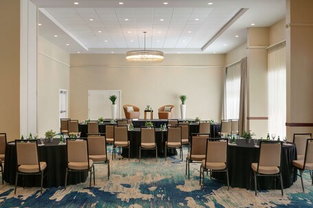 Embassy Suites by Hilton San Juan Hotel Casino - Image 35