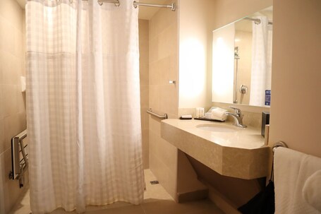 Embassy Suites by Hilton San Juan Hotel Casino - Image 117