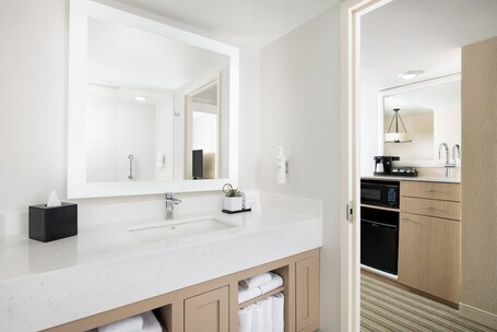 Embassy Suites by Hilton San Juan Hotel Casino - Image 30