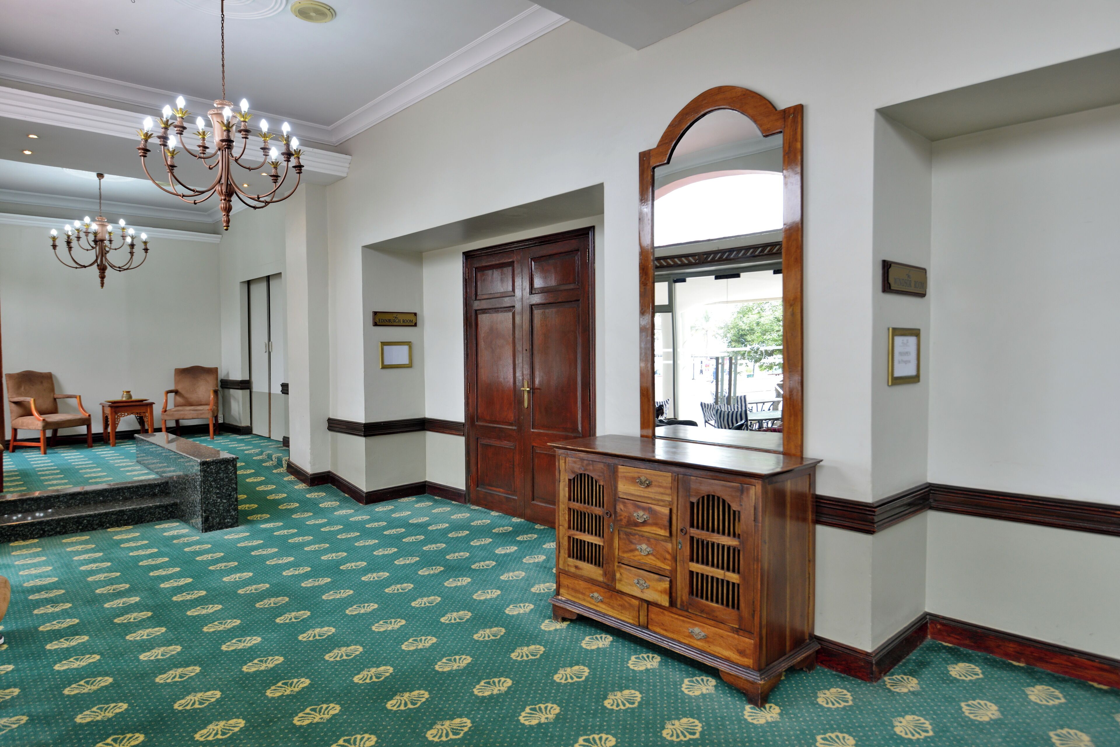 Photo - The Balmoral - Halaal