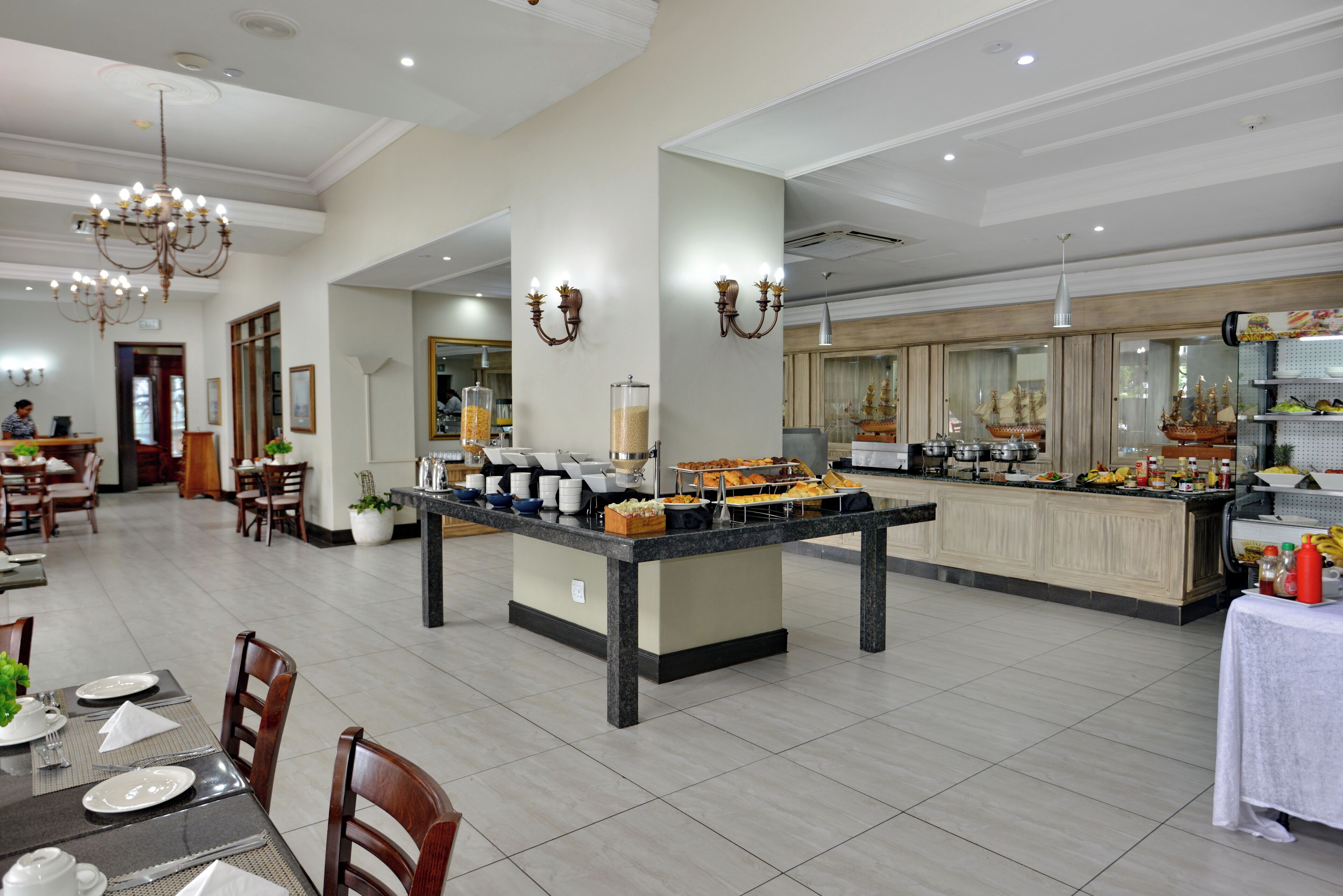 Photo - The Balmoral - Halaal