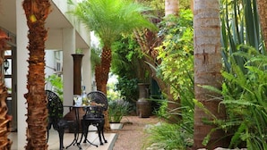 Outdoor dining - Hotel Outeniqua George (George)