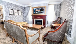 Suite | Living area