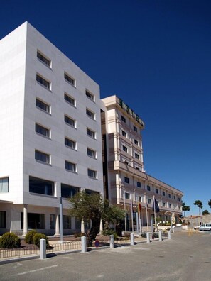 Exterior - Hotel Sercotel Cuatro Postes (Ávila)
