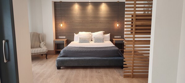Ropa de cama hipoalergénica y minibar 