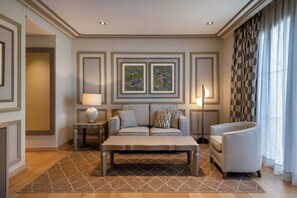 Egyptian cotton sheets, hypo-allergenic bedding, down duvets - Grand Hotel Las Dunas, Autograph Collection (Estepona)