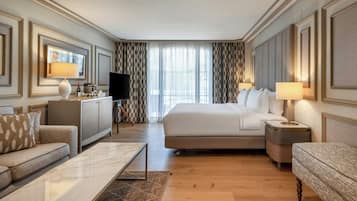 Deluxe kamer, 1 kingsize bed, balkon, uitzicht op zee | Lakens van Egyptisch katoen, hypoallergeen beddengoed, donsdekens