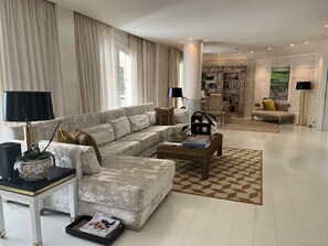 Living area - Grand Hotel Las Dunas (Estepona)