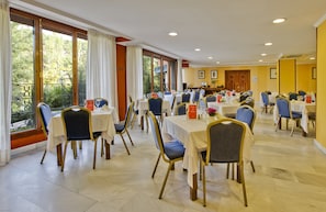 Daily buffet breakfast (EUR 14 per person)