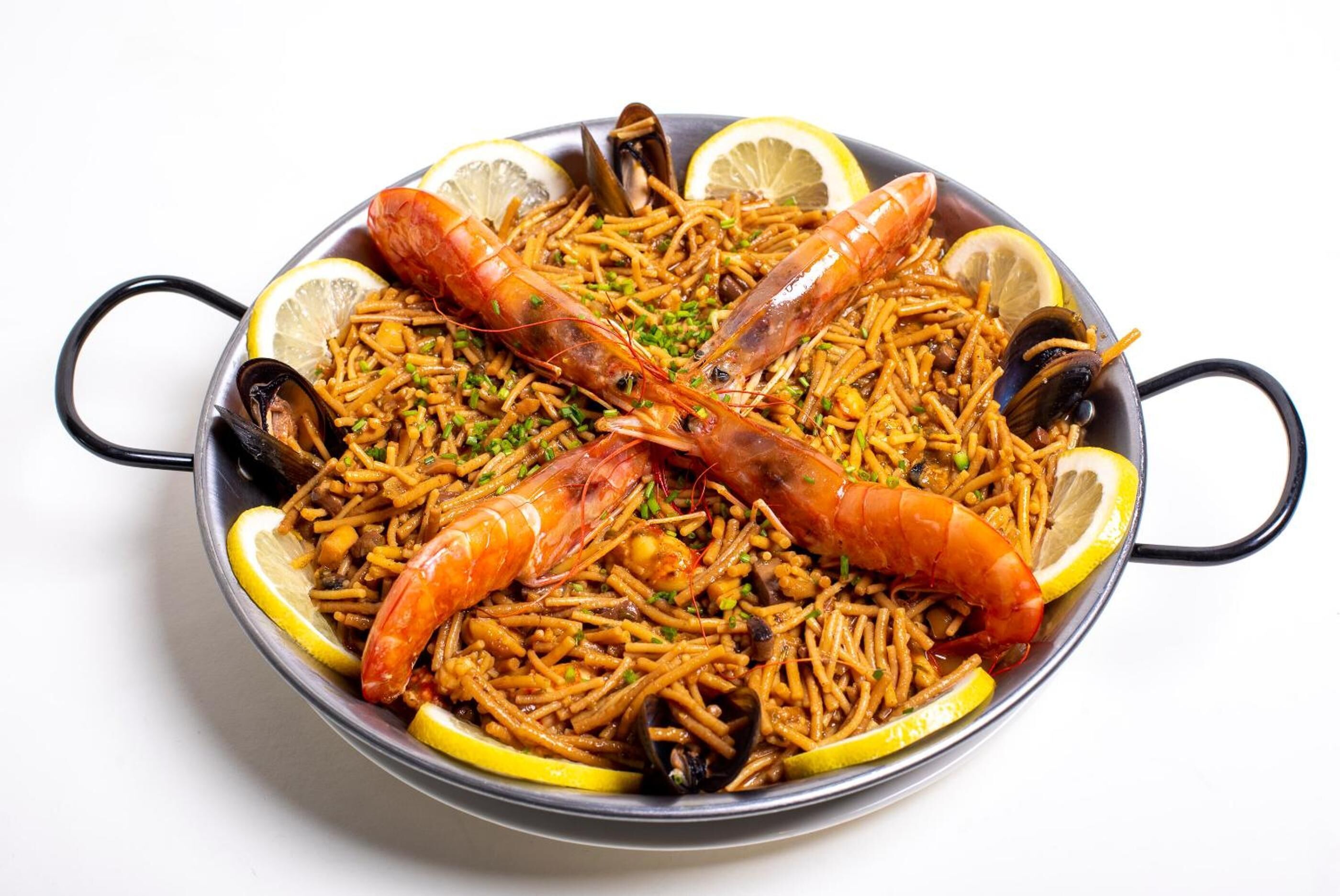 breakfast, lunch and dinner served