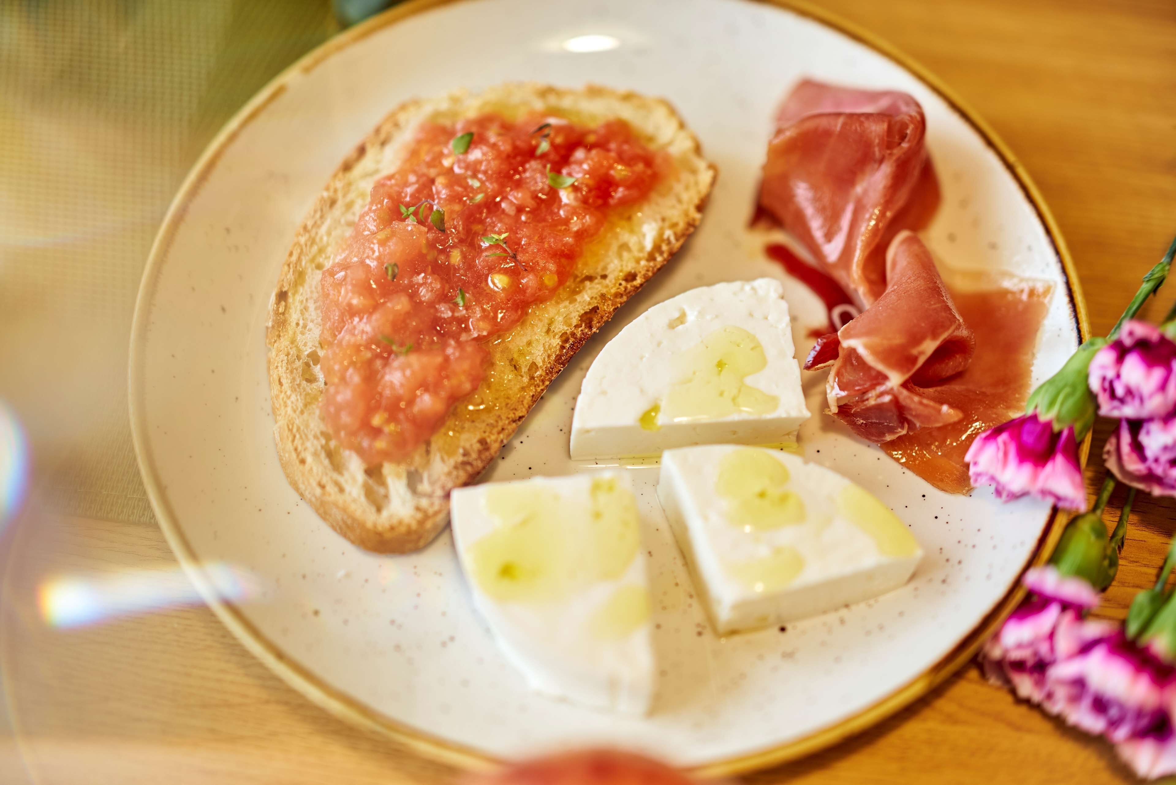 daily buffet breakfast (eur 16 per person)