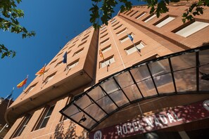 Porch - Hotel Nadal (Lleida)