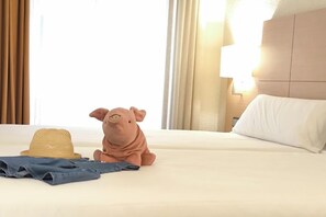 Standard Single or Double | Down comforters, minibar, in-room safe, desk - Hotel Condes de Haro (Logroño)