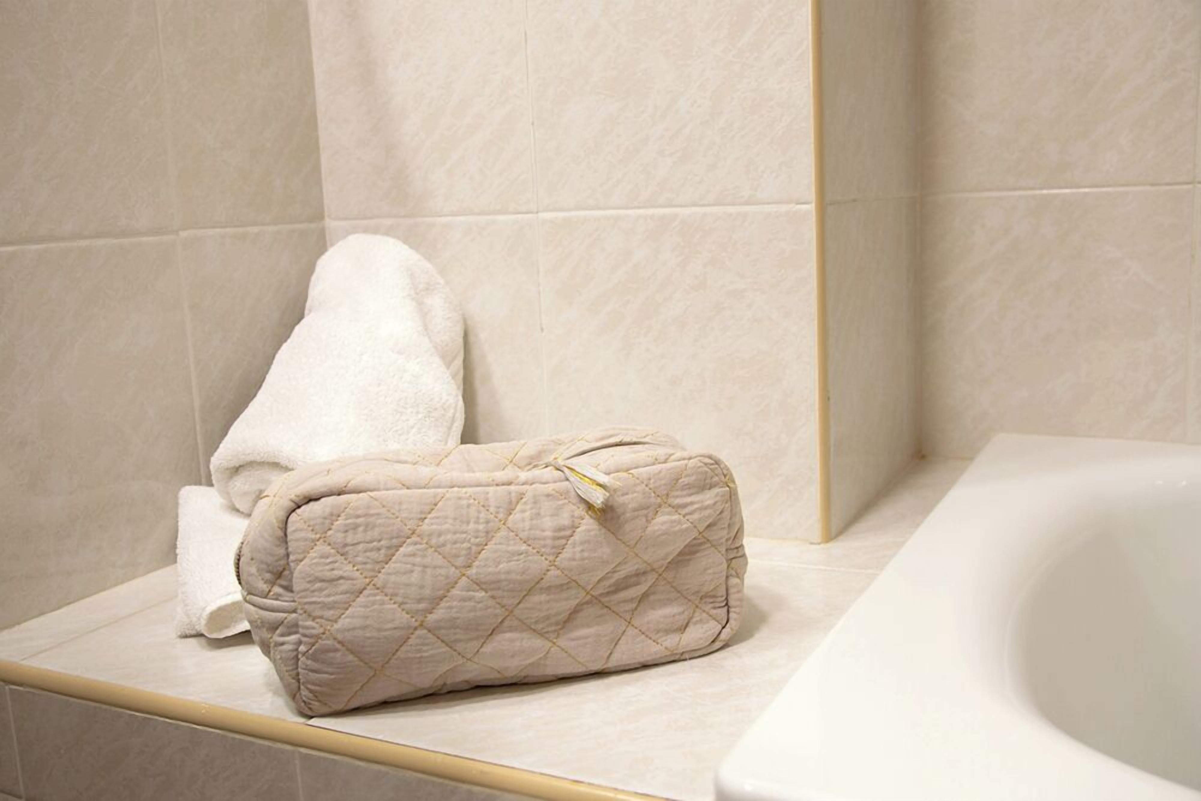 standard double room | bathroom | hair dryer, bidet, towels