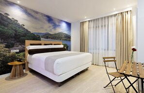 Double Room, Gran Via View | Down comforters, minibar, in-room safe, desk