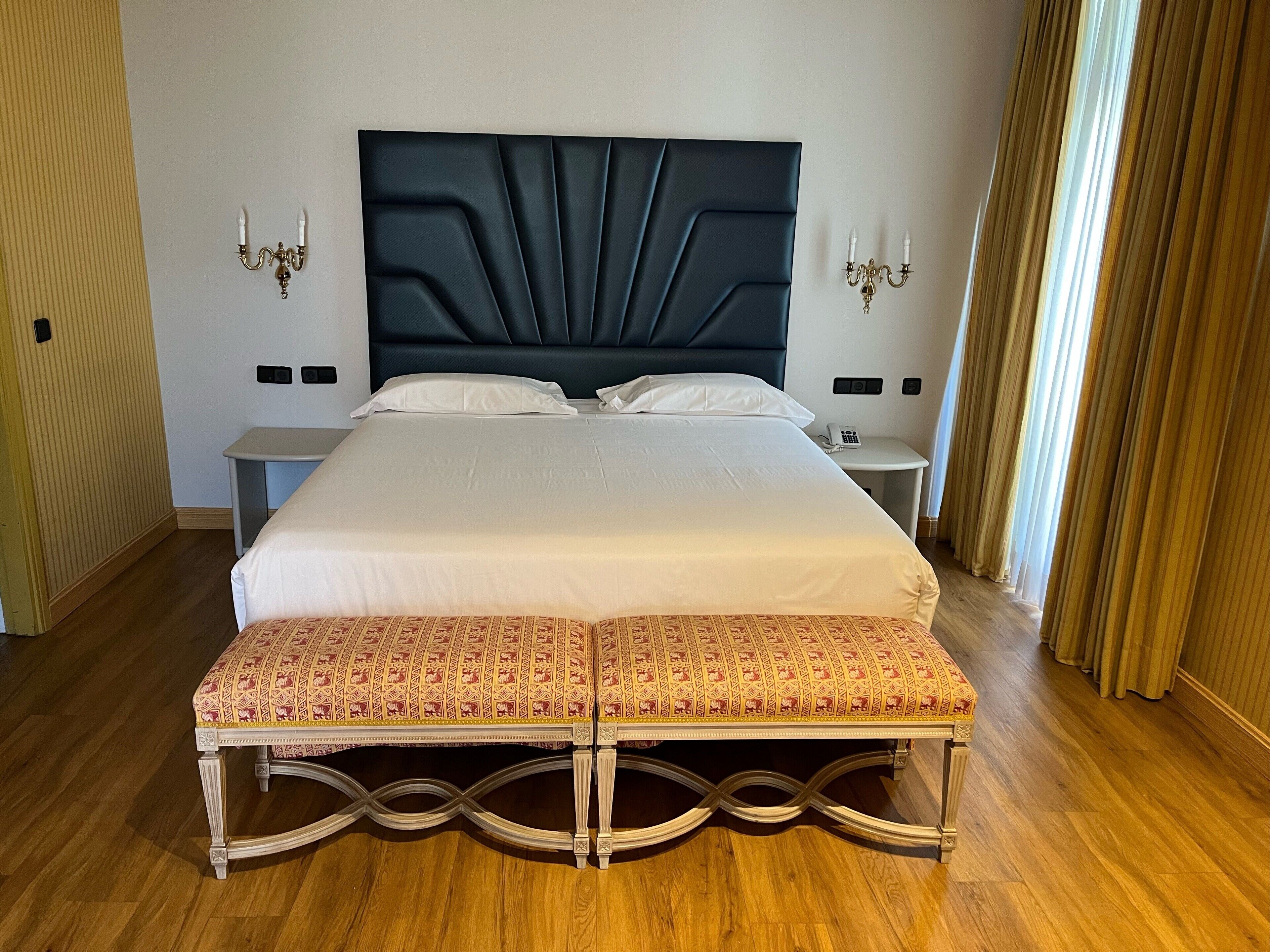 Studio Suite | Minibar, in-room safe, desk, laptop workspace