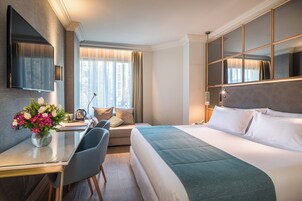 Premium Room | Premium bedding, down duvets, memory-foam beds, minibar