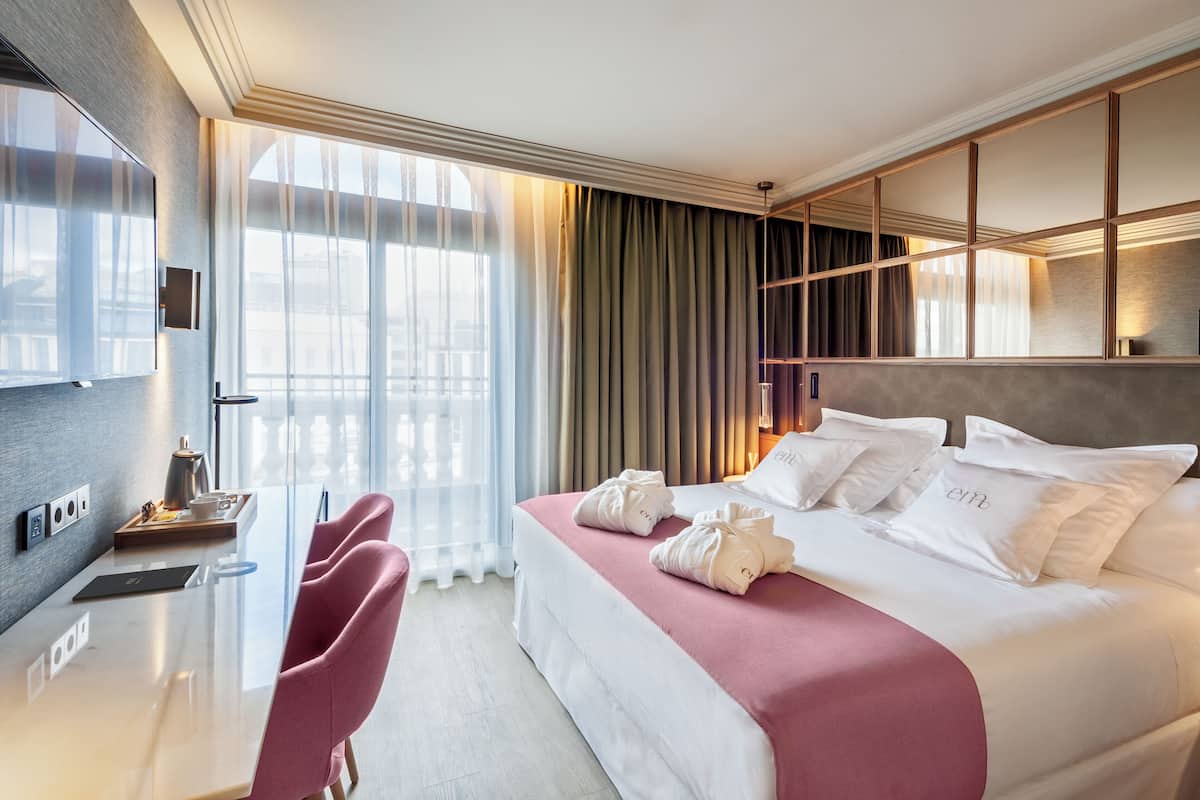 Premium Room, Balcony | 1 bedroom, premium bedding, down comforters, memory foam beds