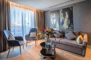 Sengetøy av topp kvalitet, dundyner, memory foam-senger og minibar