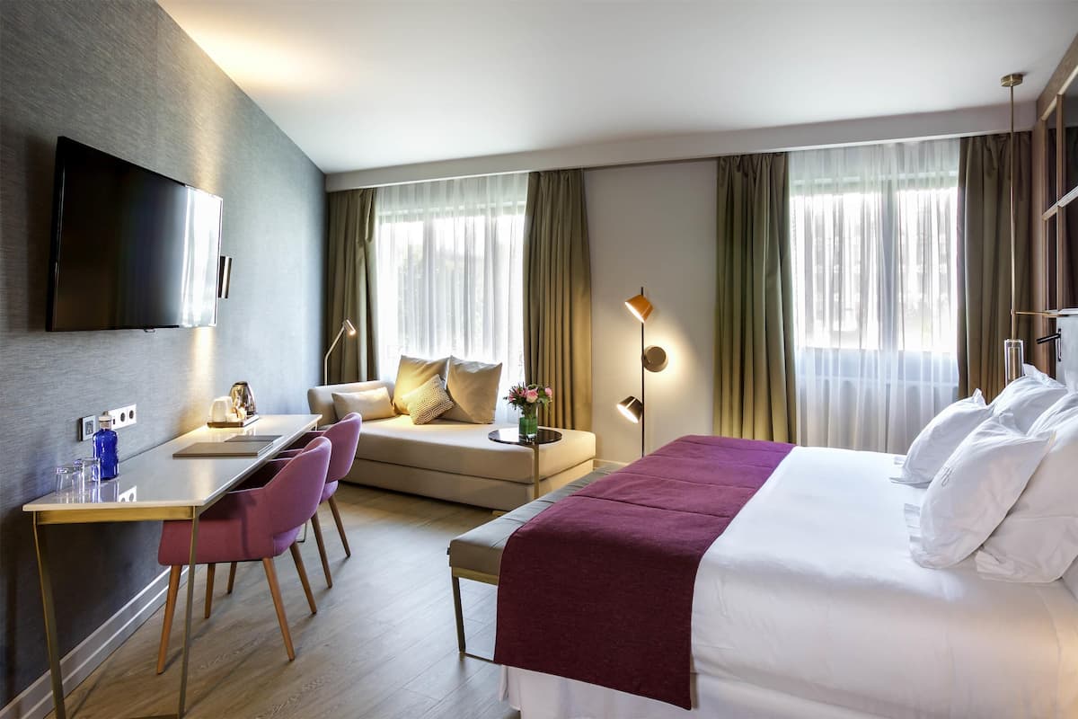 Emperador Premium Room | 1 bedroom, premium bedding, down comforters, memory foam beds