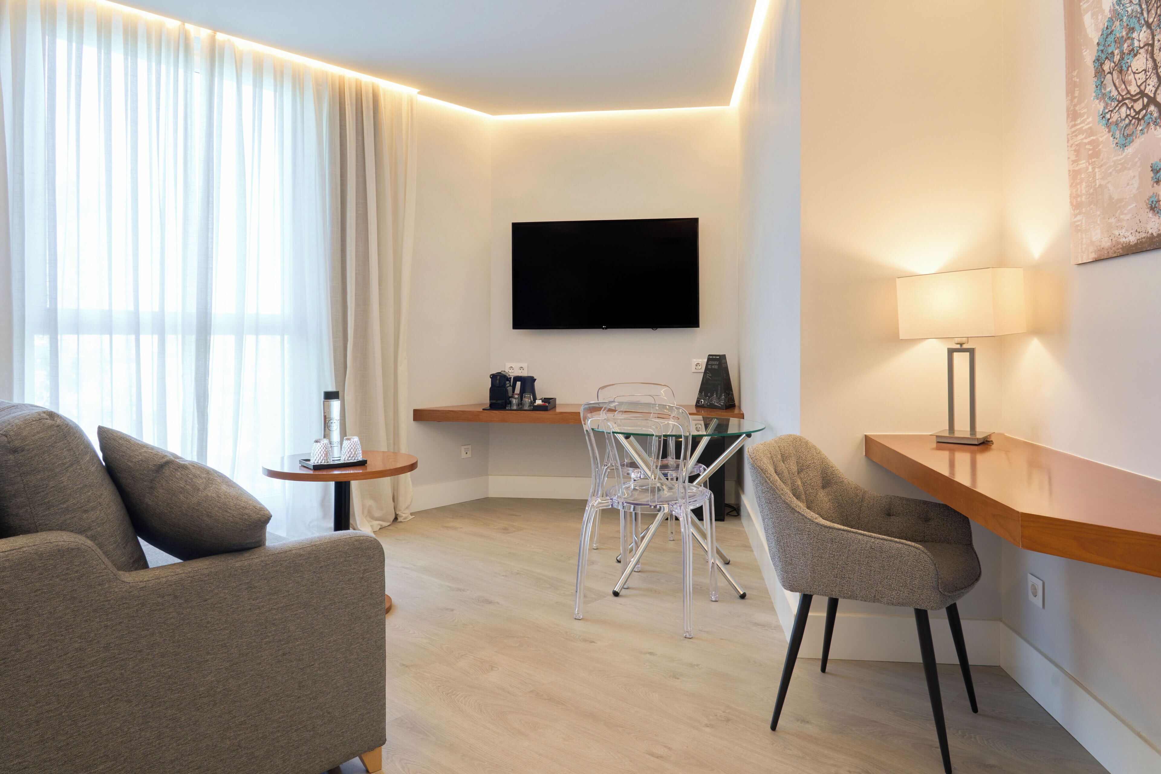junior suite | 1 bedroom, select comfort beds, in-room safe, desk