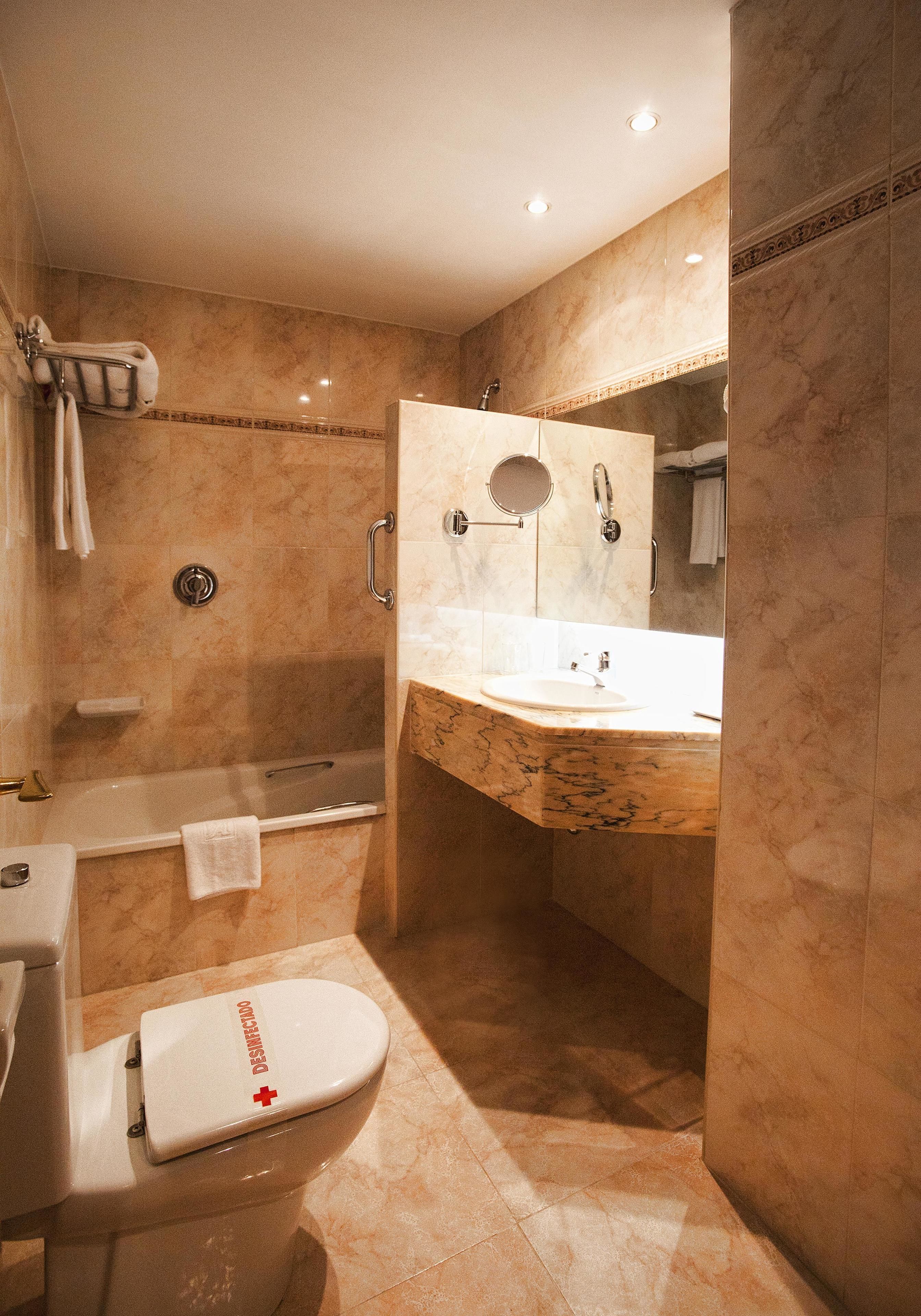 1 bedroom, premium bedding, in-room safe, desk