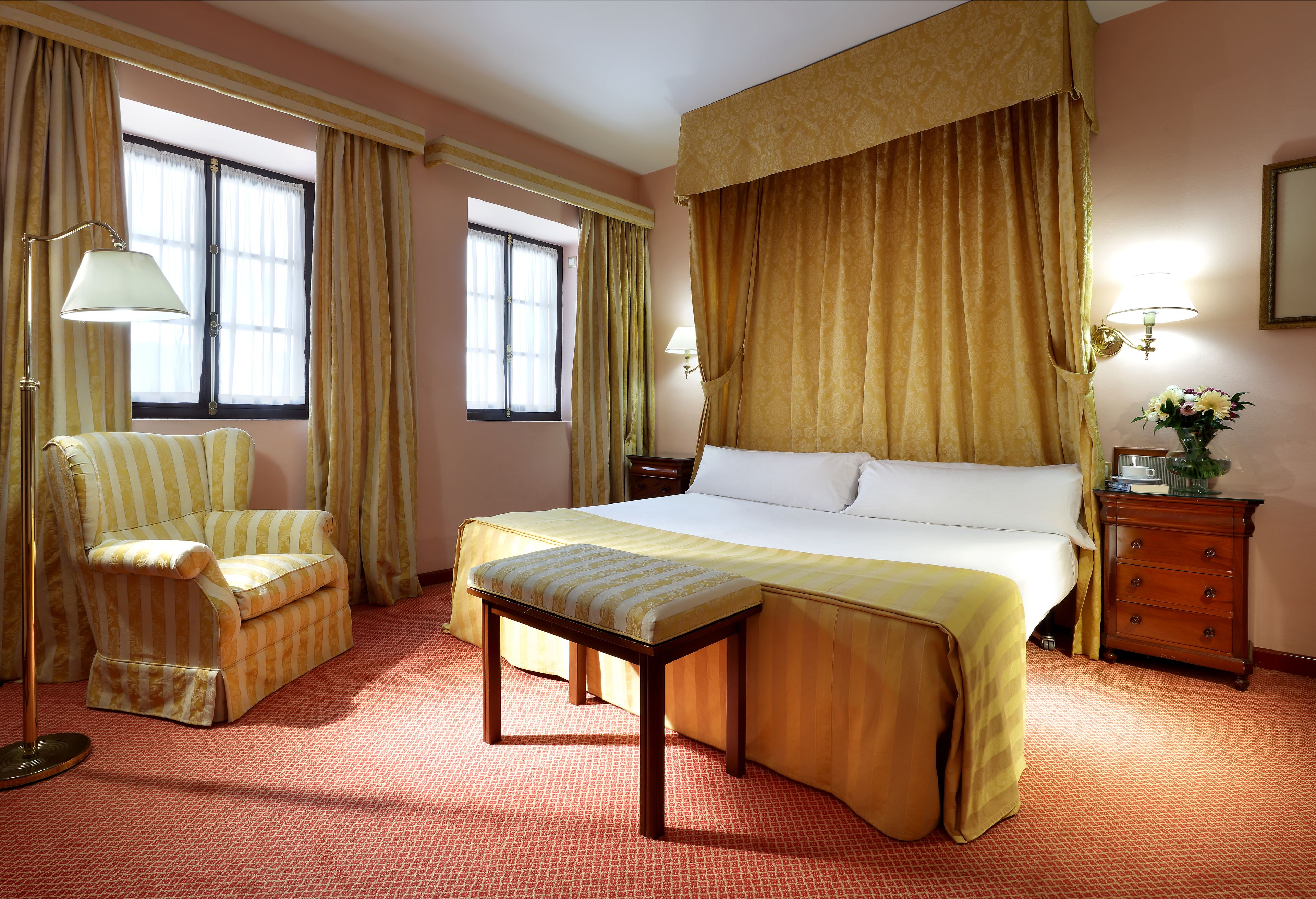 double room | minibar, in-room safe, blackout curtains, soundproofing