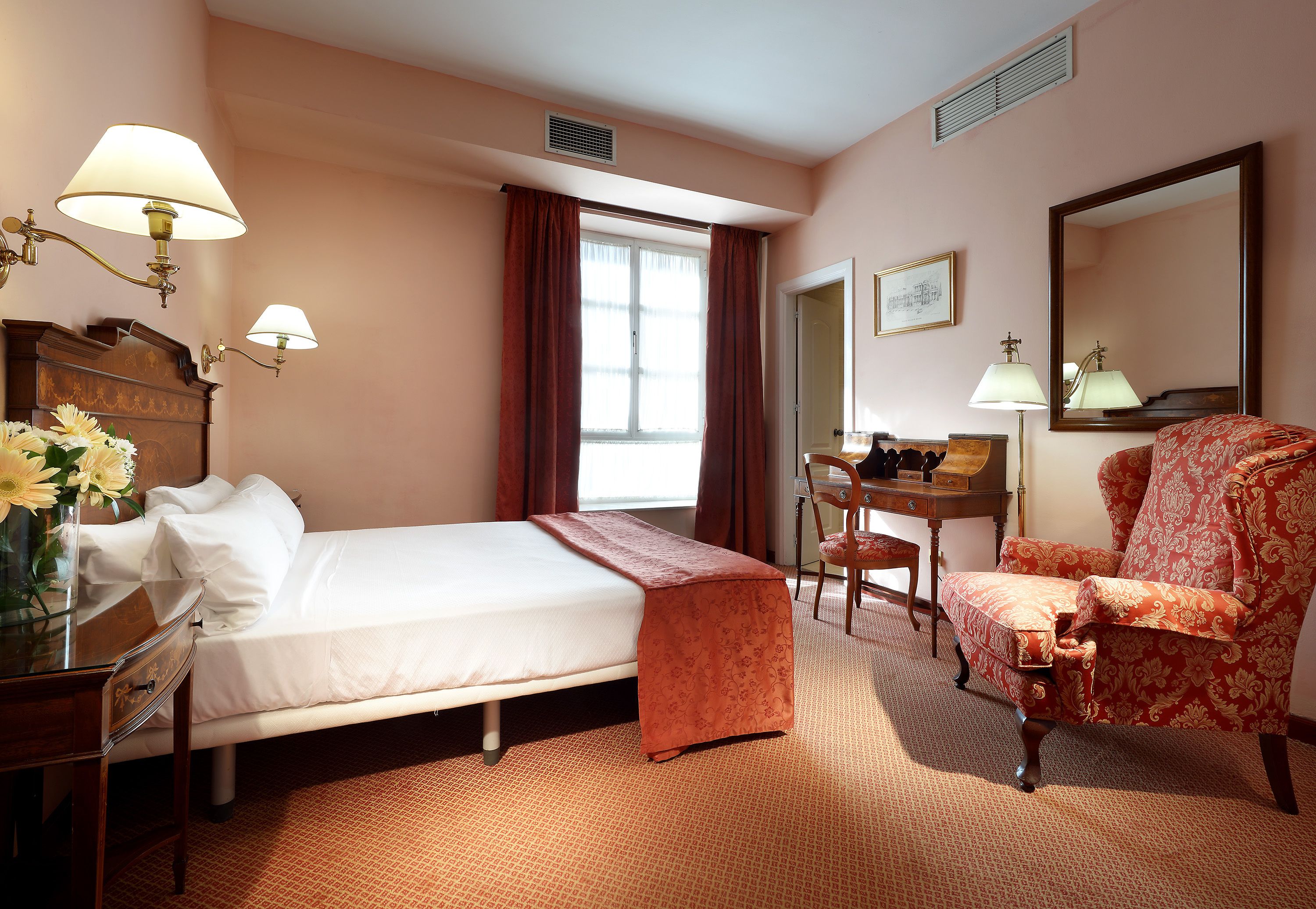 double room single use | minibar, in-room safe, blackout curtains, soundproofing