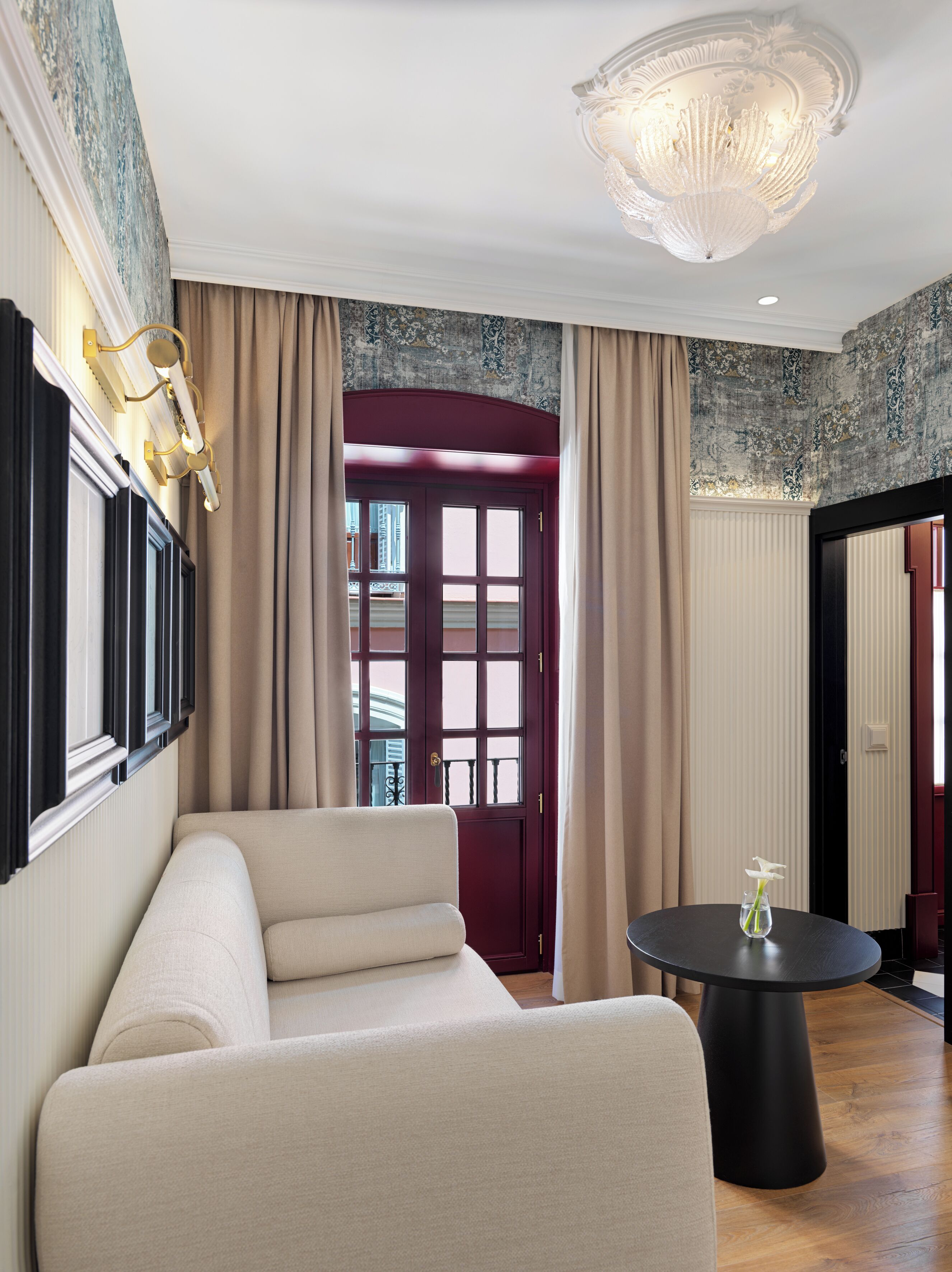 1 bedroom, down duvets, minibar, in-room safe