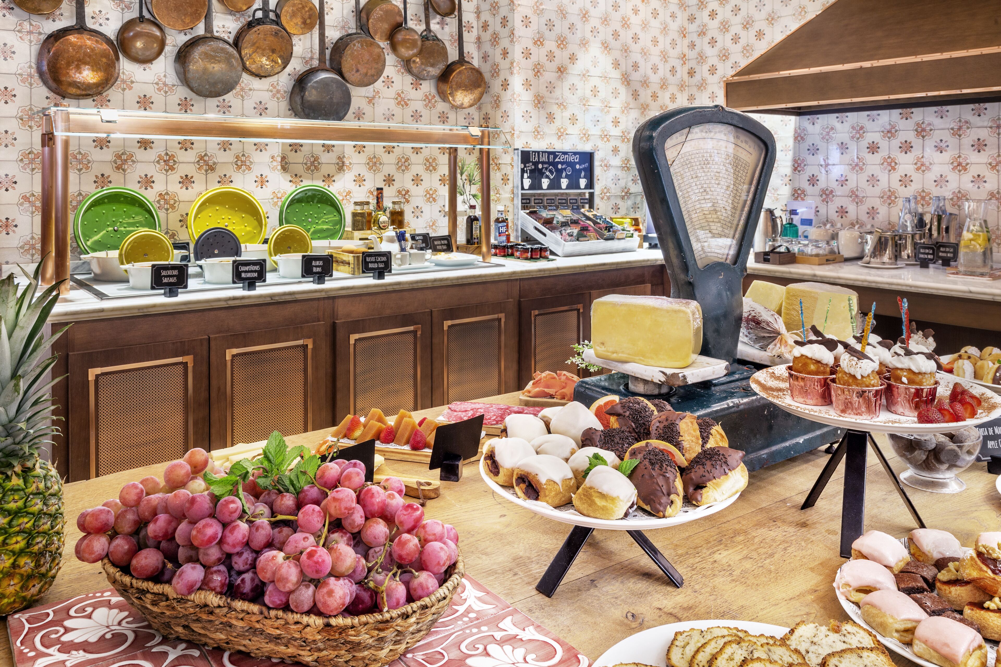 daily buffet breakfast (eur 20 per person)