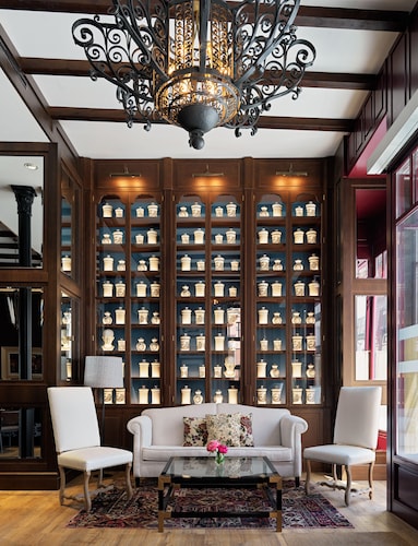 H10 Corregidor Boutique Hotel