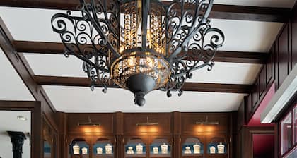 H10 Corregidor Boutique Hotel