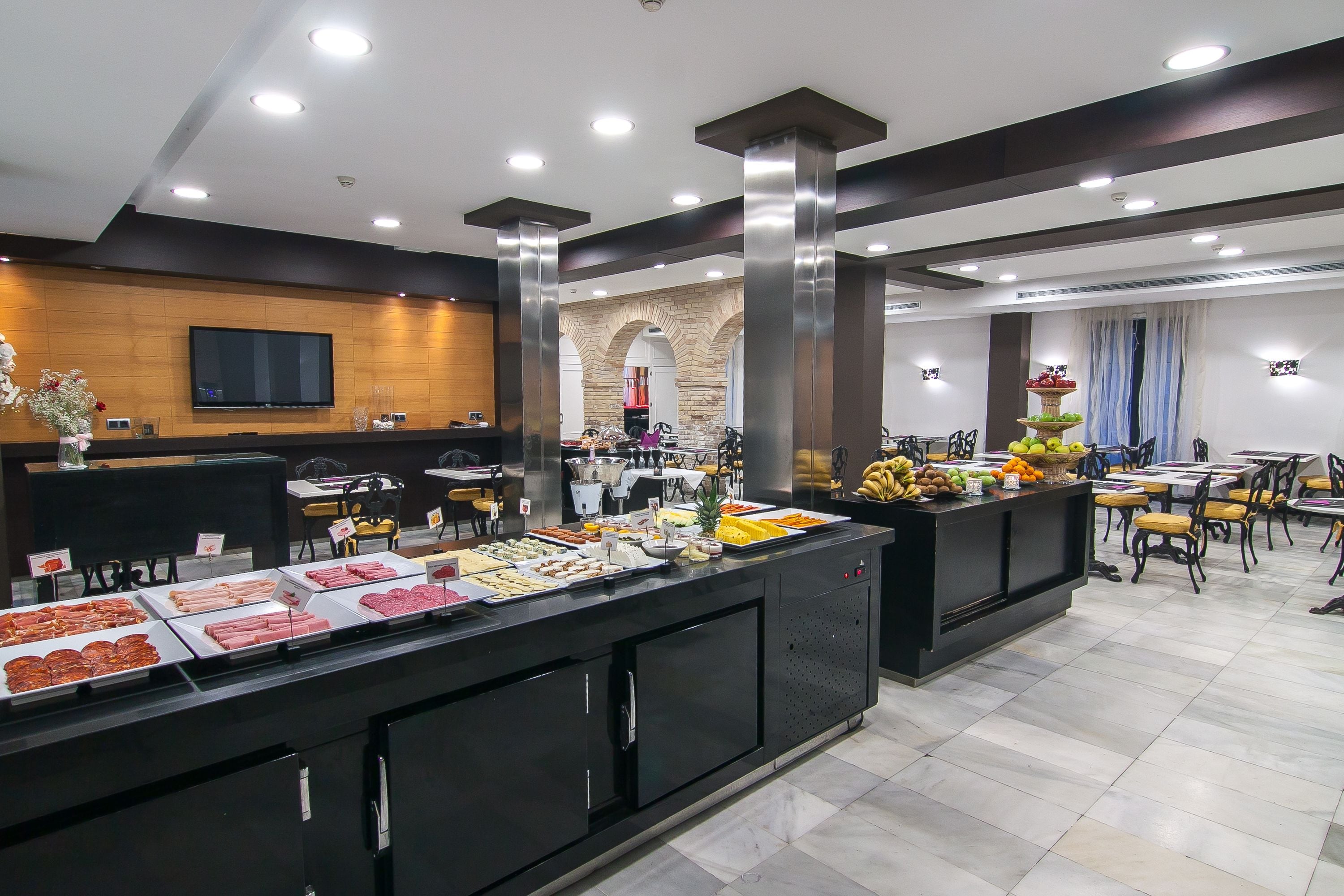 daily buffet breakfast (eur 16 per person)